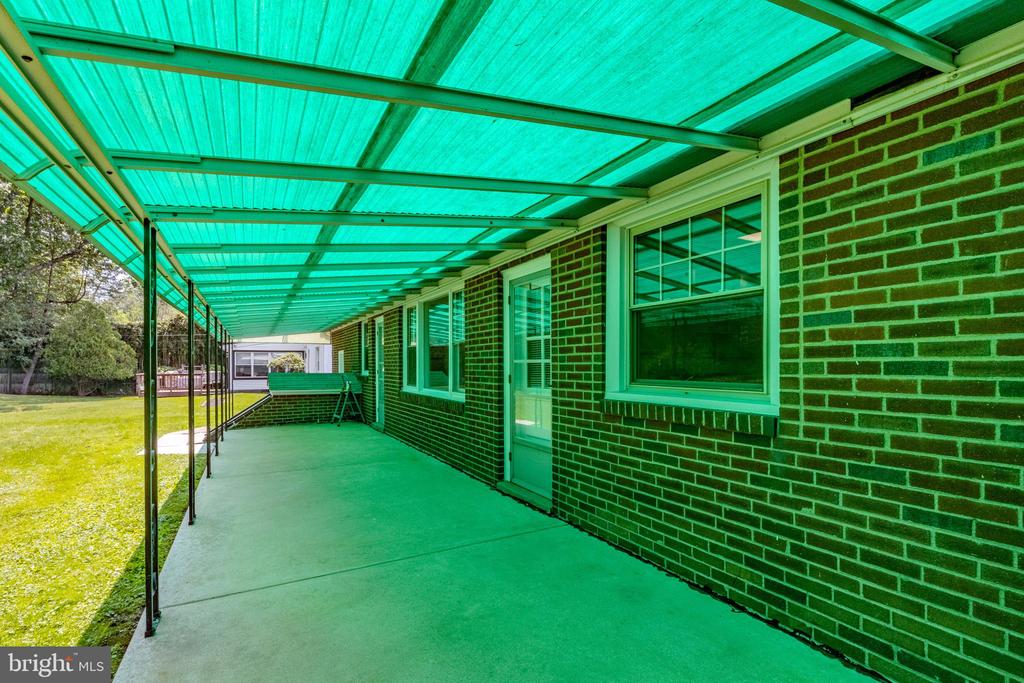 262 Ellis Rd