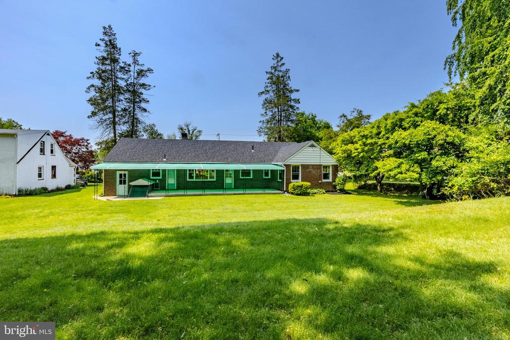 262 Ellis Rd
