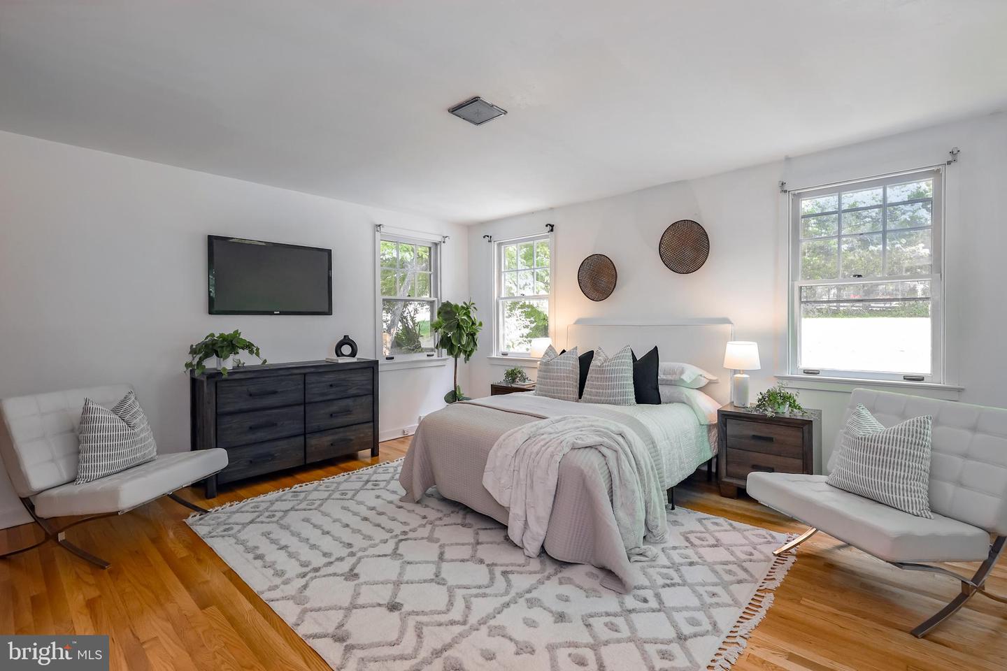 262 Ellis Rd