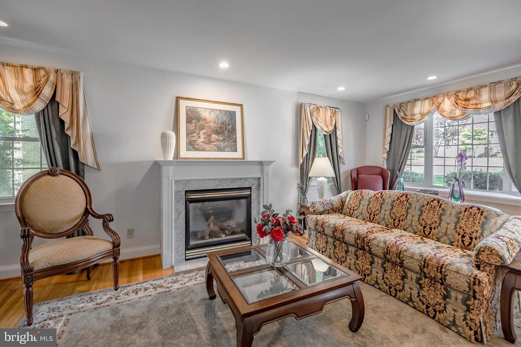 571 Rutherford Dr