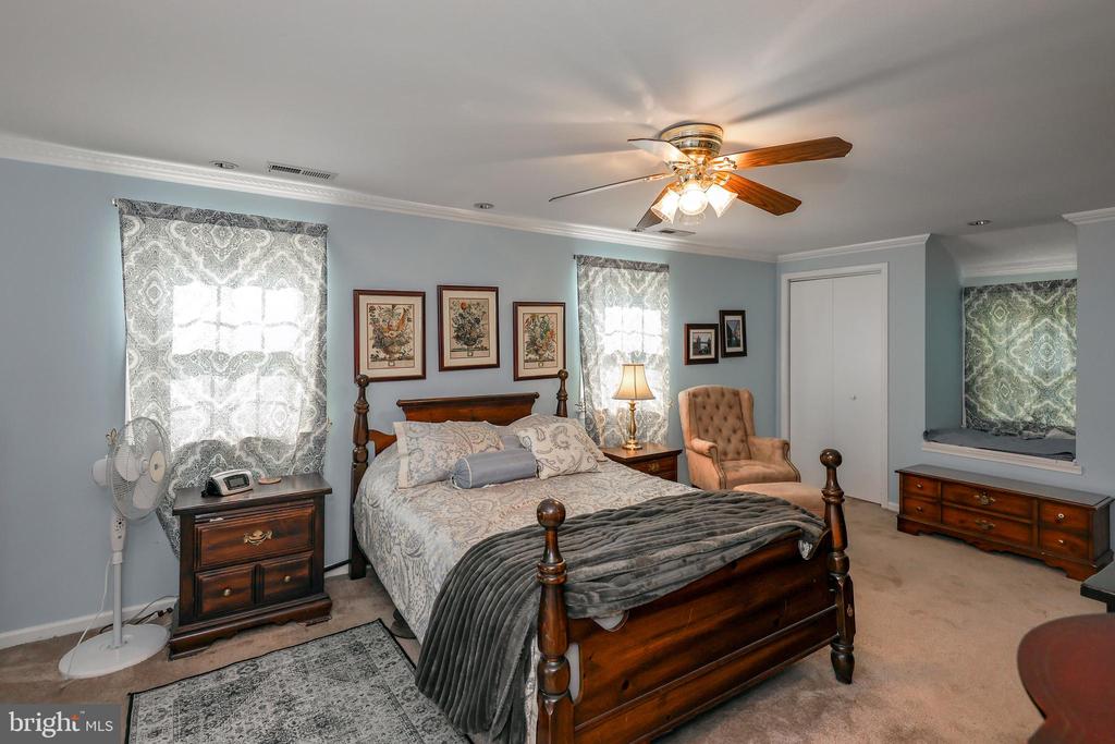 571 Rutherford Dr