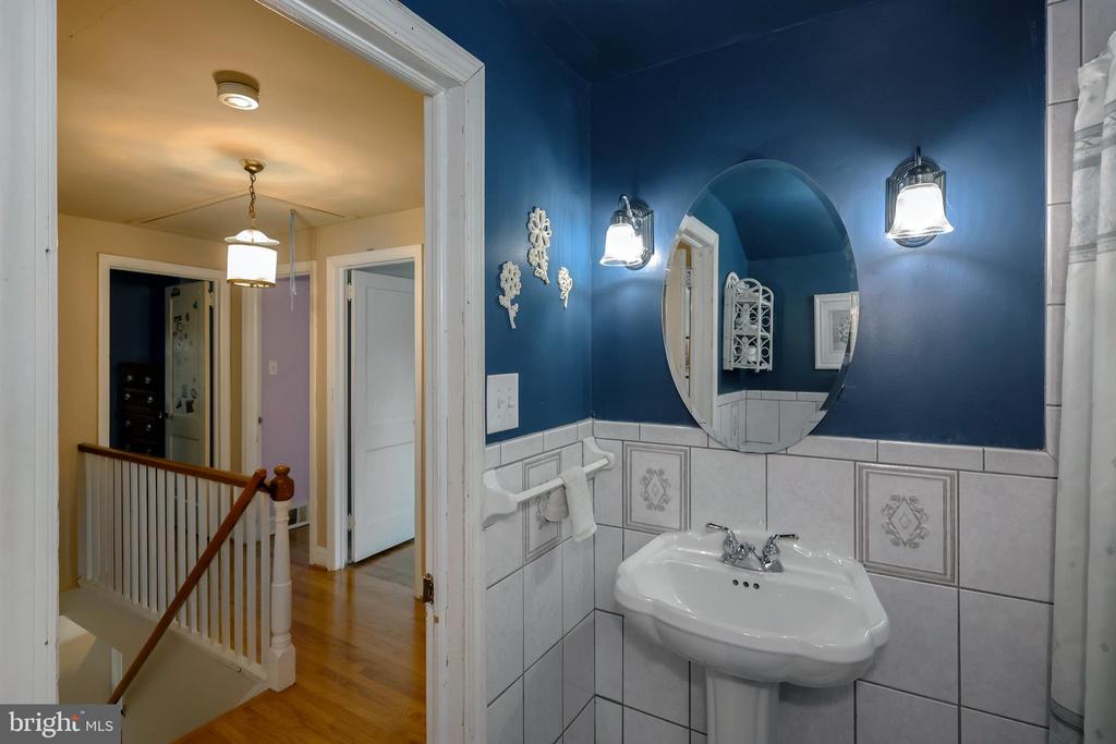 571 Rutherford Dr