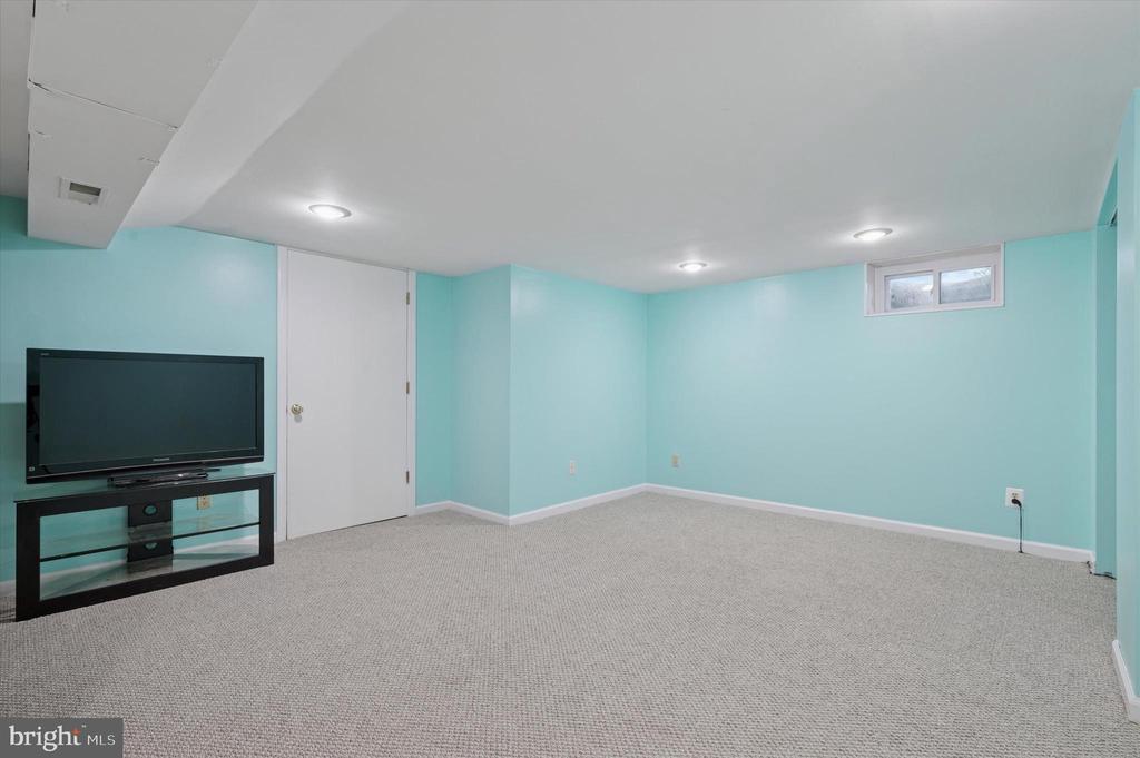 633 E WILTSHIRE DRIVE Unit: 81