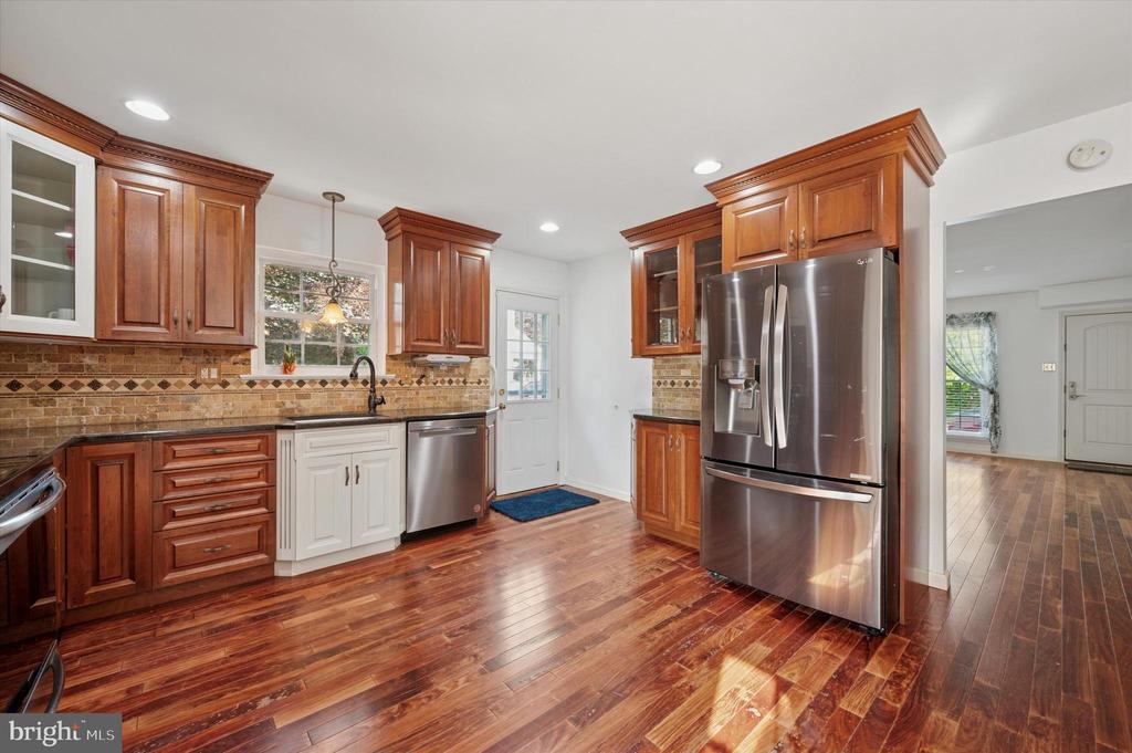 633 E WILTSHIRE DRIVE Unit: 81