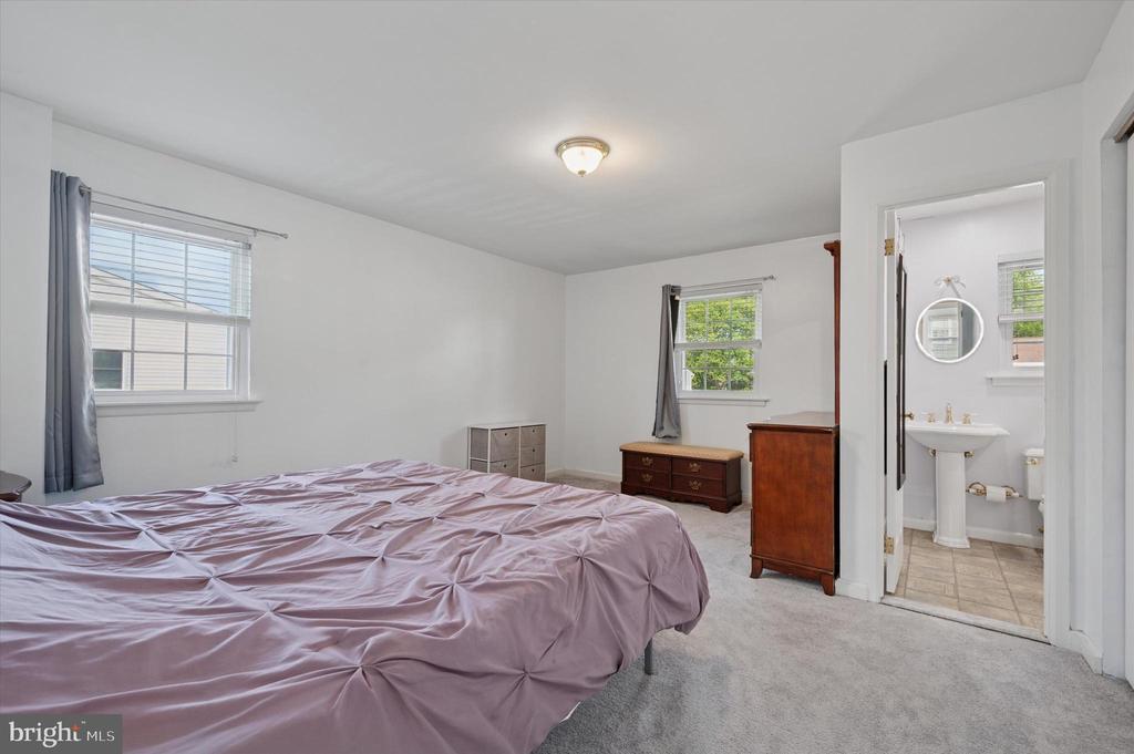 633 E WILTSHIRE DRIVE Unit: 81