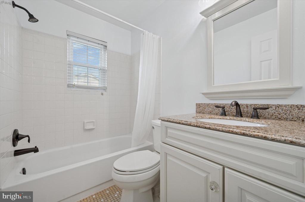 633 E WILTSHIRE DRIVE Unit: 81