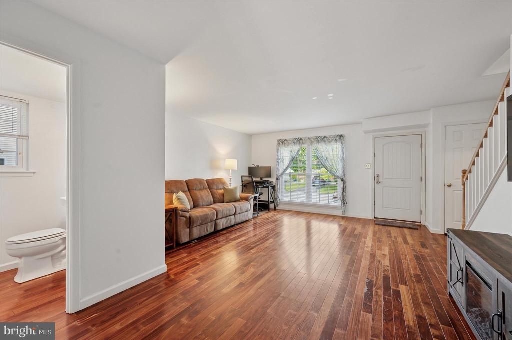 633 E WILTSHIRE DRIVE Unit: 81