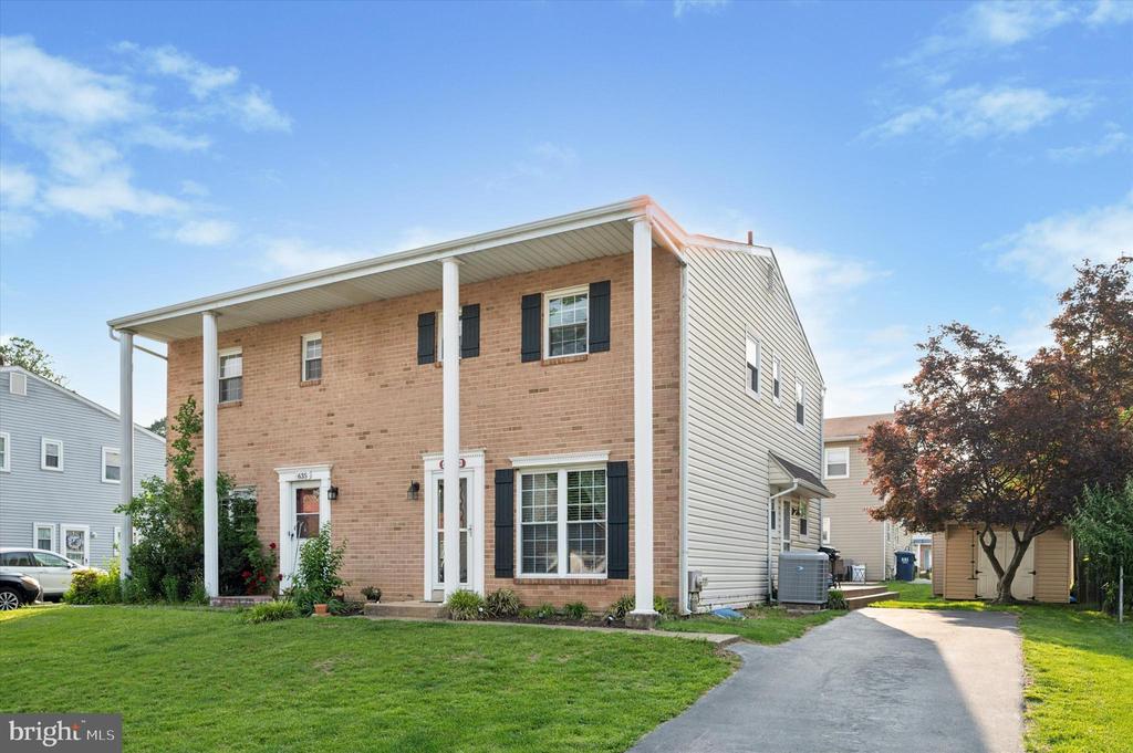 633 E WILTSHIRE DRIVE Unit: 81