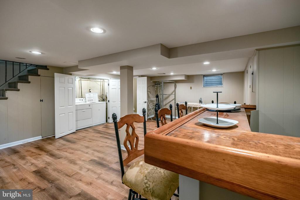 1004 Stoneybrook Dr