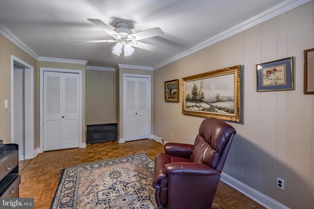 1004 Stoneybrook Dr