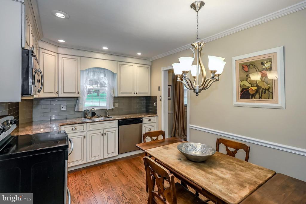 1004 Stoneybrook Dr