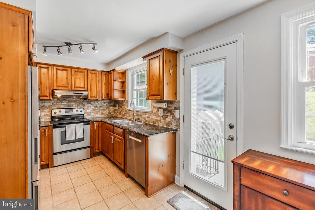 1626 Rose Glen Rd