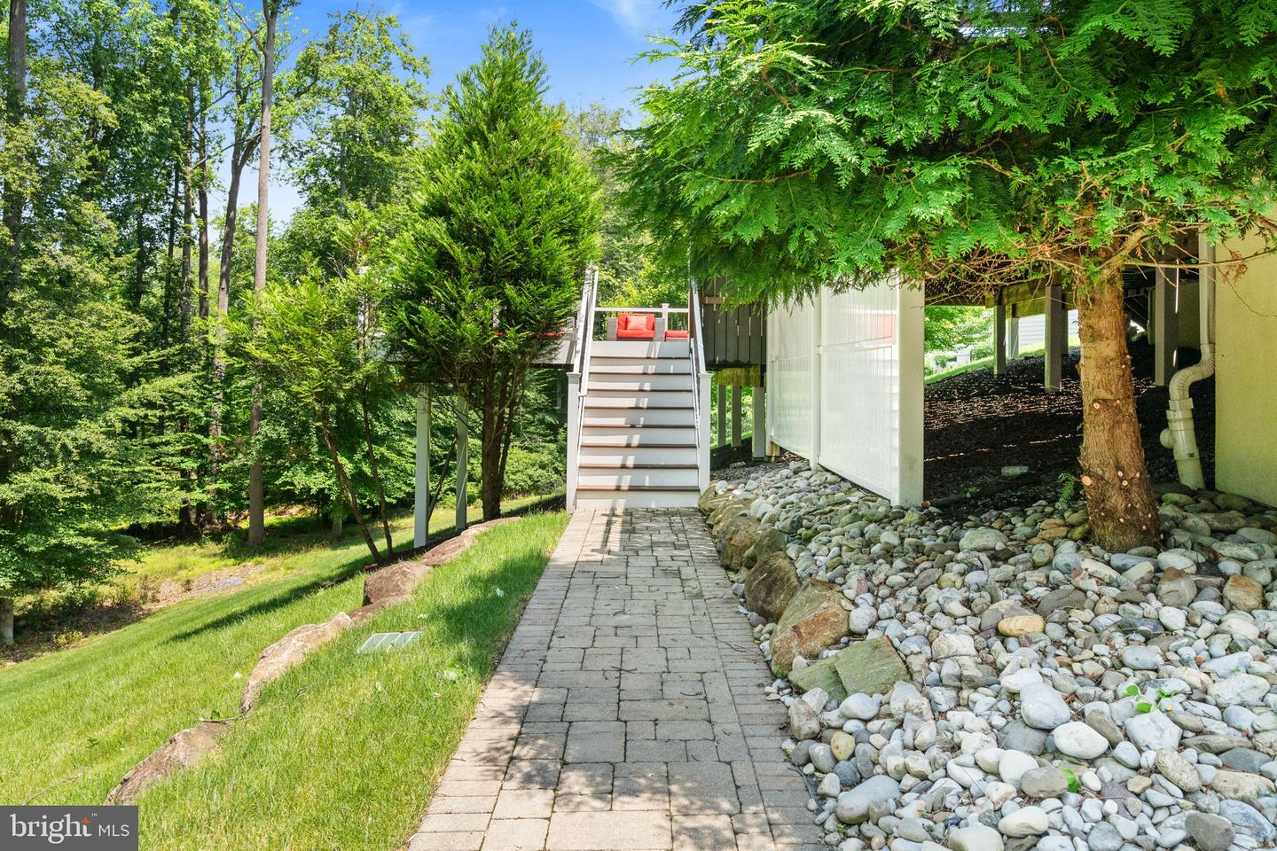 3917 Woodland Dr