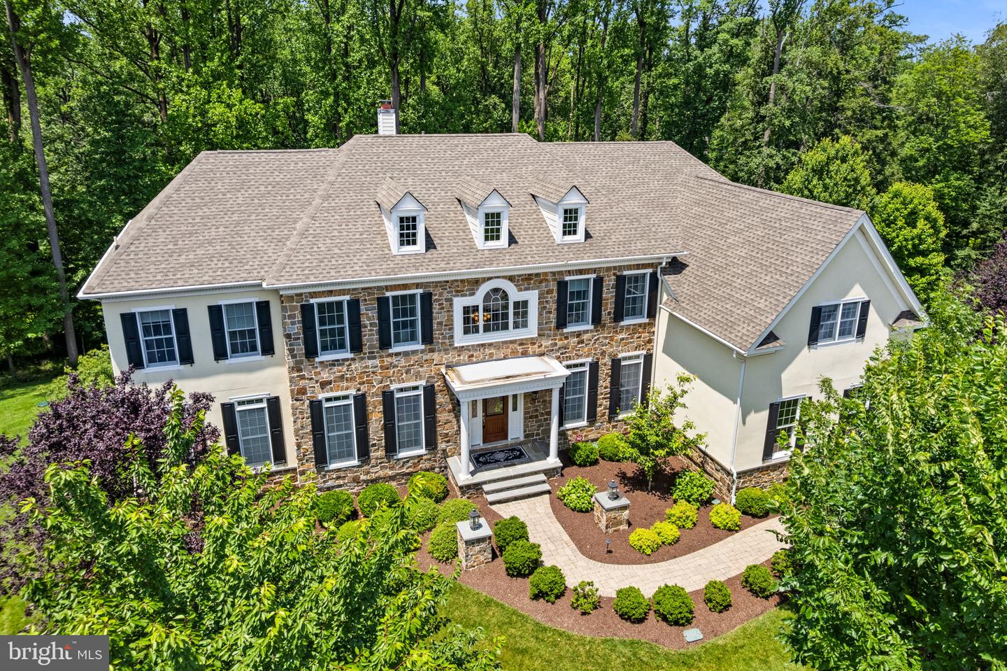 3917 Woodland Dr