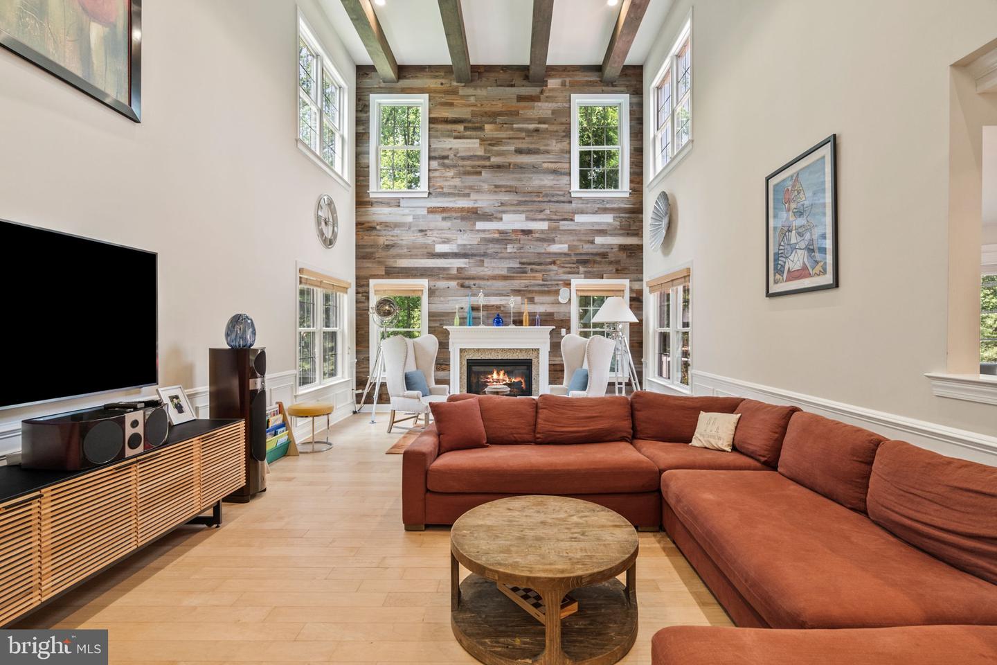 3917 Woodland Dr