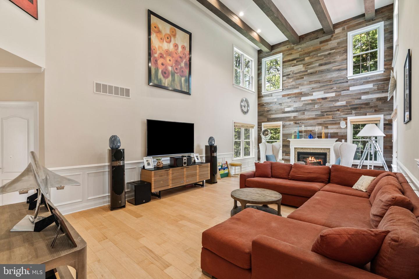 3917 Woodland Dr