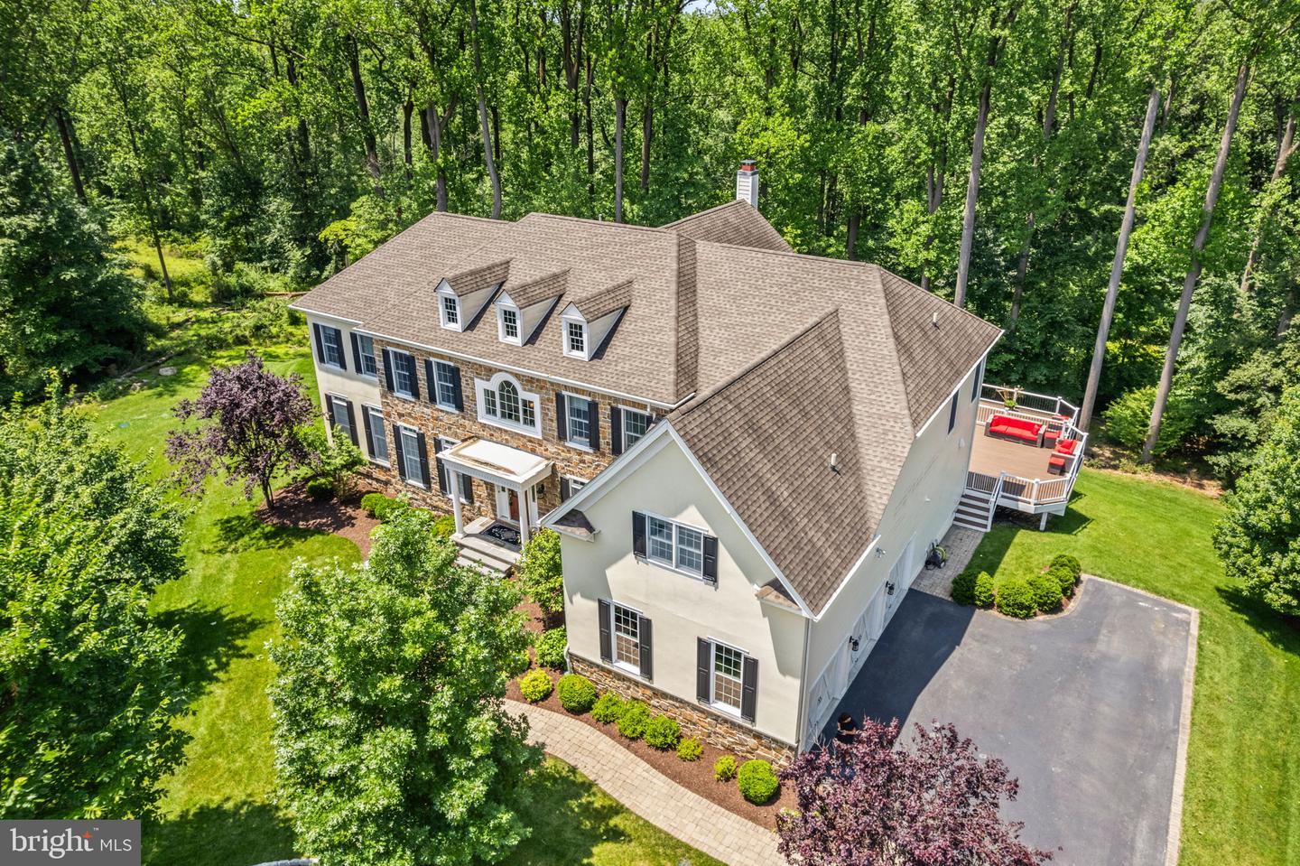 3917 Woodland Dr