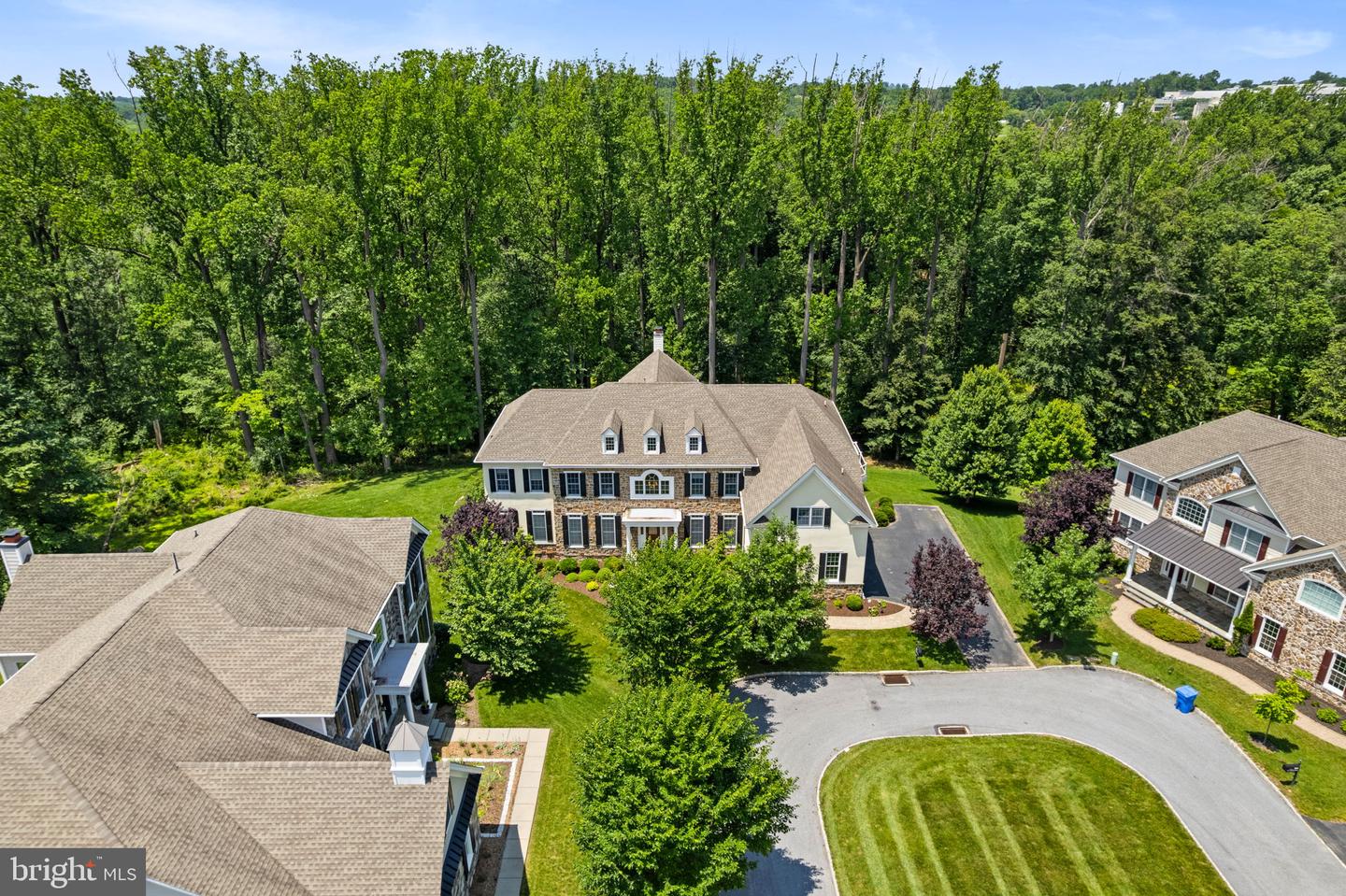 3917 Woodland Dr
