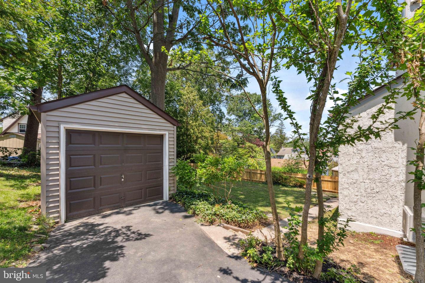 2418 Rosewood Ln