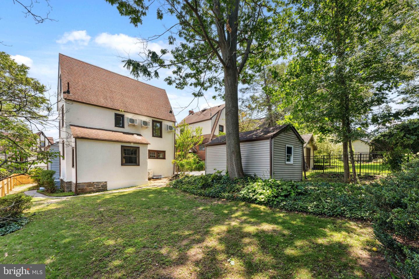 2418 Rosewood Ln