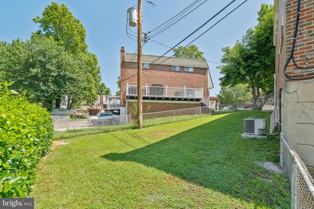 805 Windsor Cir