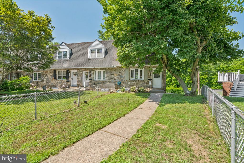 805 Windsor Cir