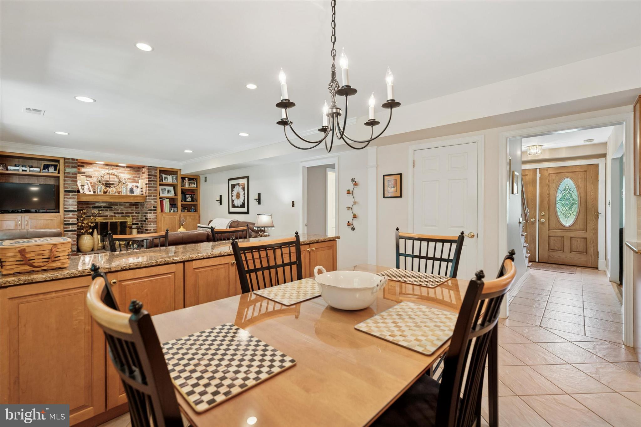 345 Ellis Rd
