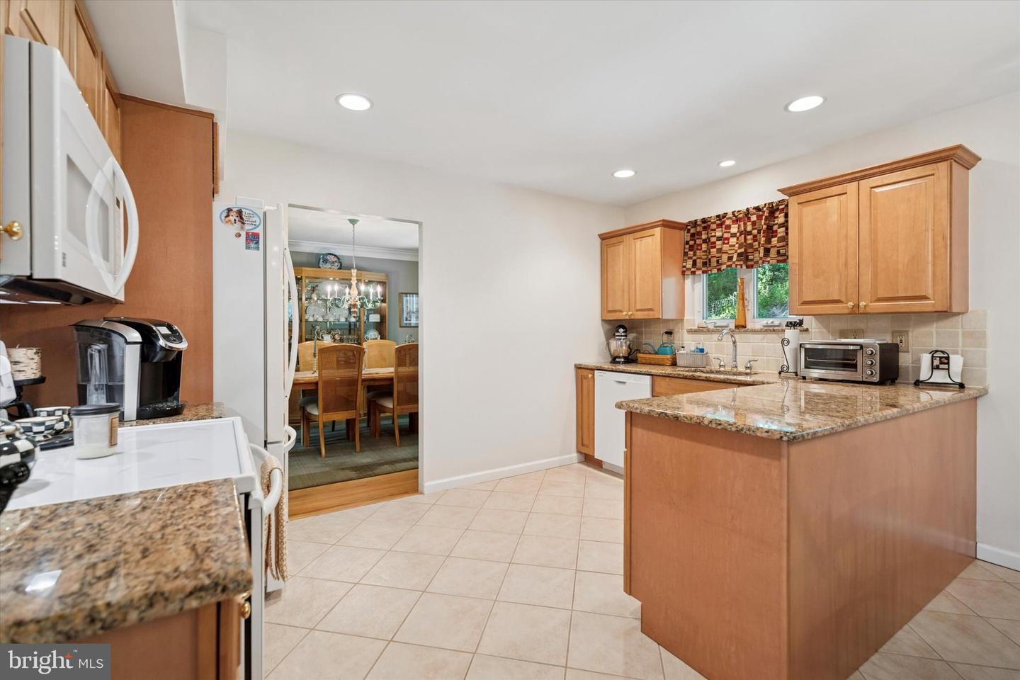 345 Ellis Rd