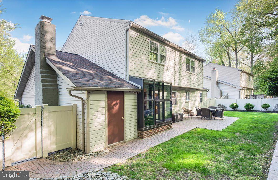 345 Ellis Rd