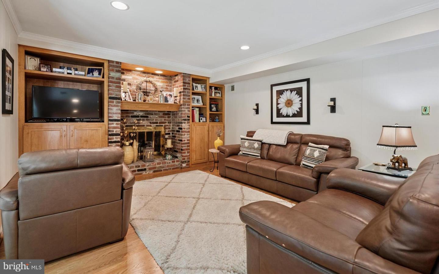 345 Ellis Rd
