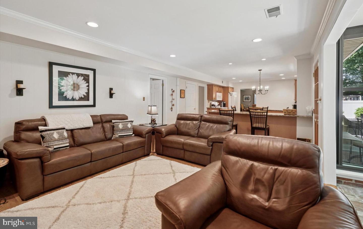 345 Ellis Rd