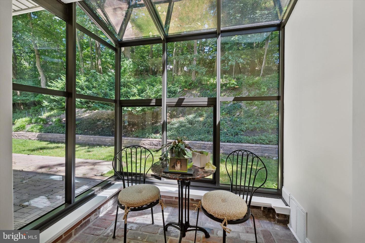 345 Ellis Rd