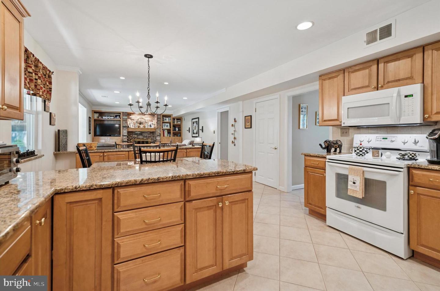 345 Ellis Rd