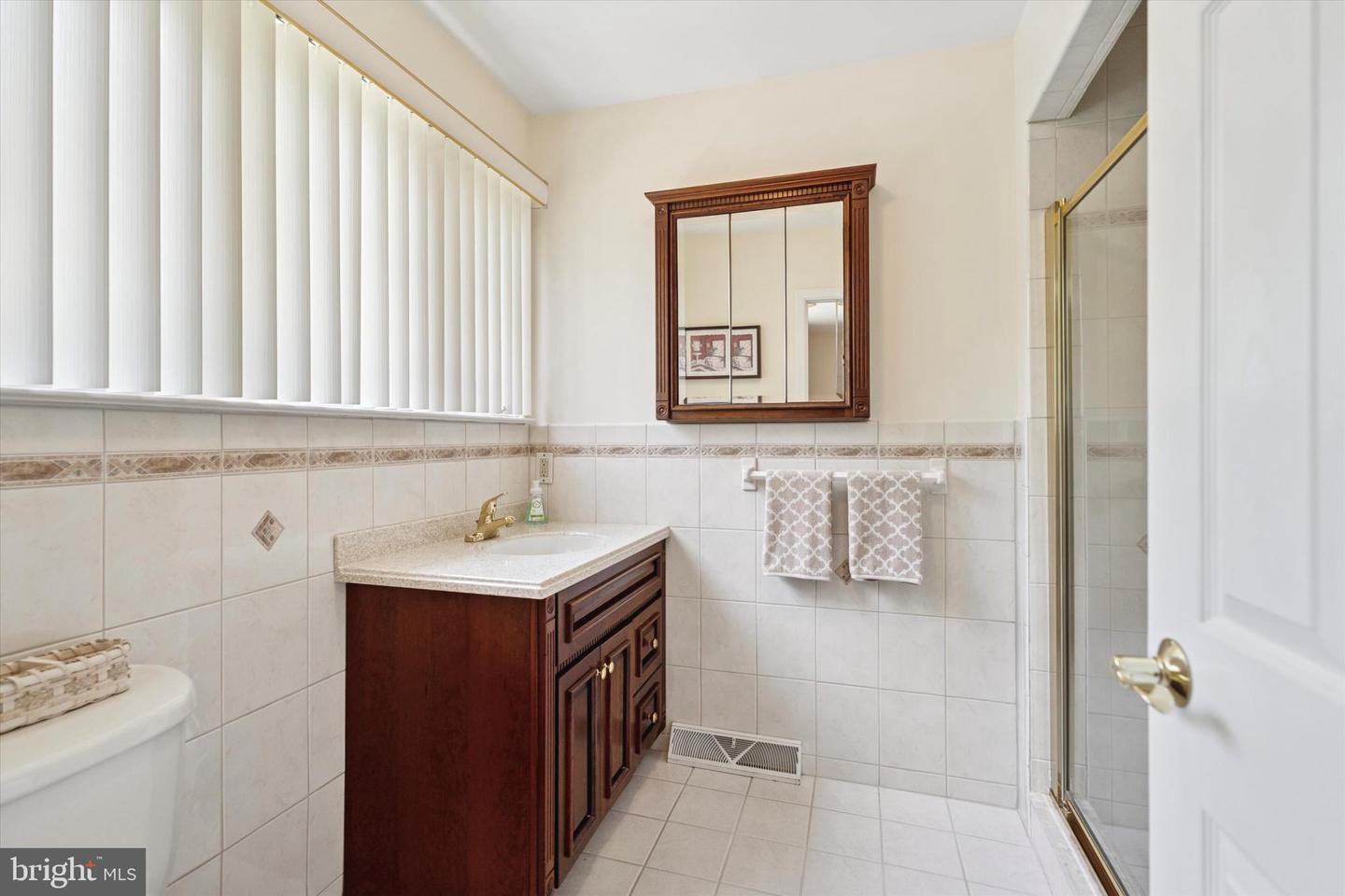 345 Ellis Rd