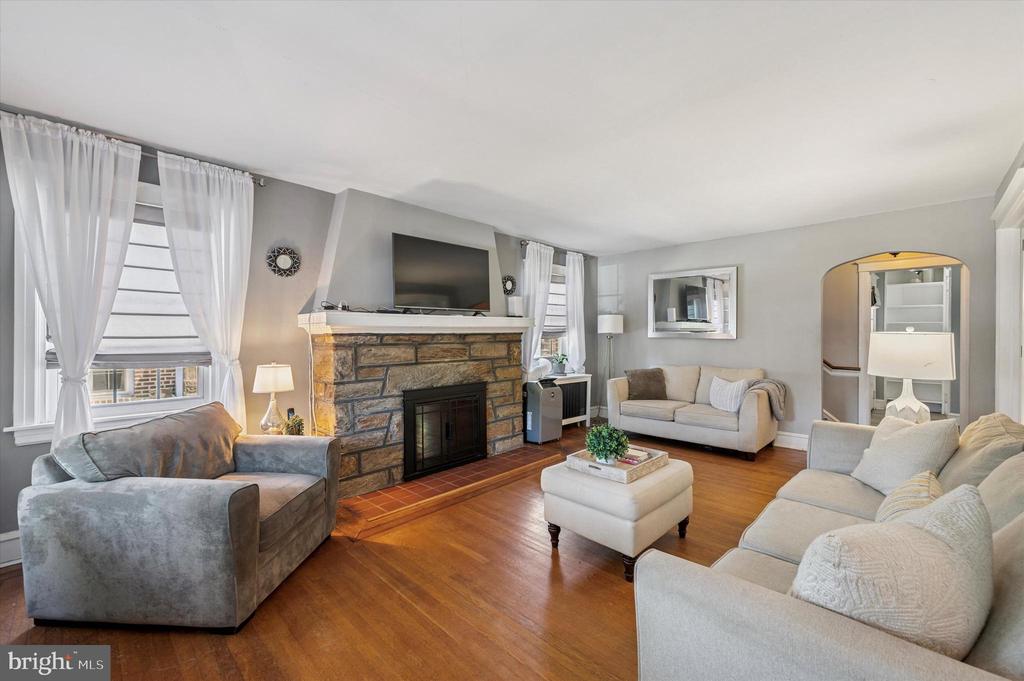 828 TURNER AVENUE