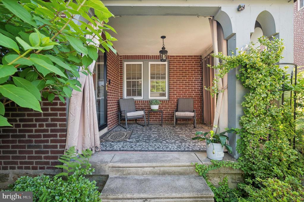 828 TURNER AVENUE