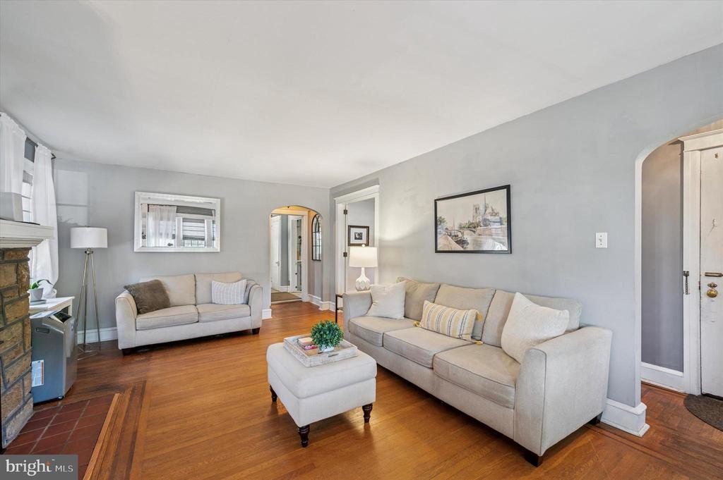 828 TURNER AVENUE