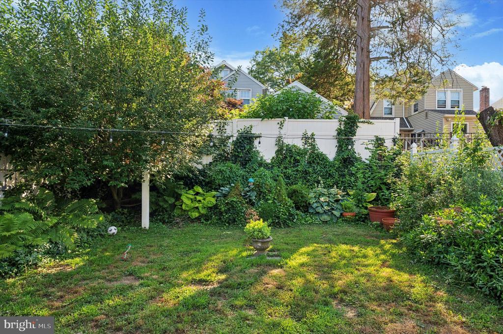 828 TURNER AVENUE