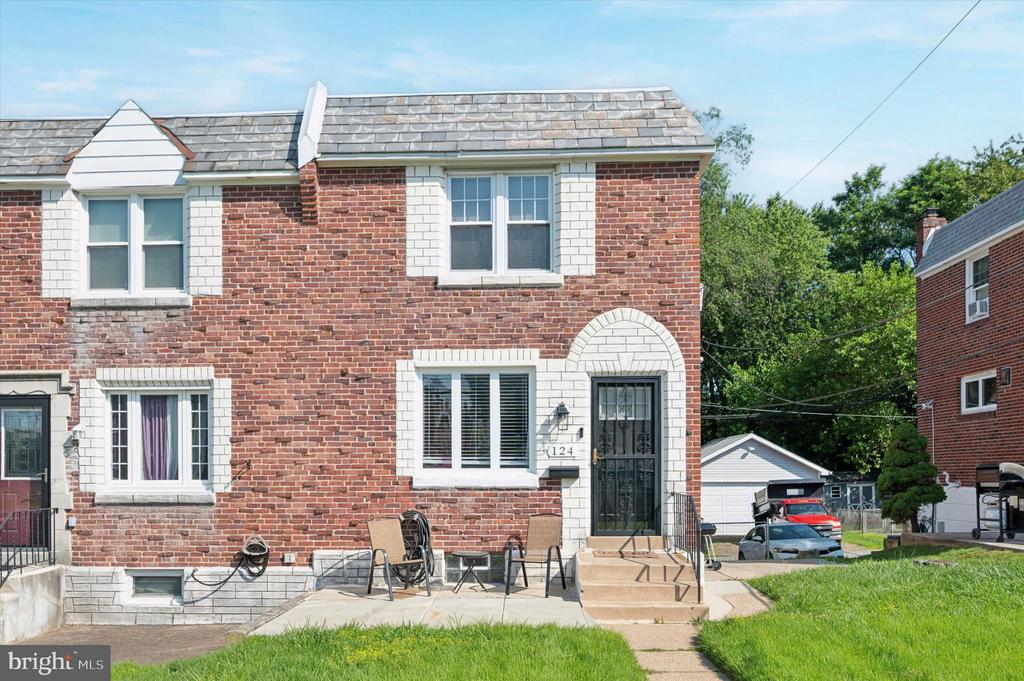 124 S Academy Ave