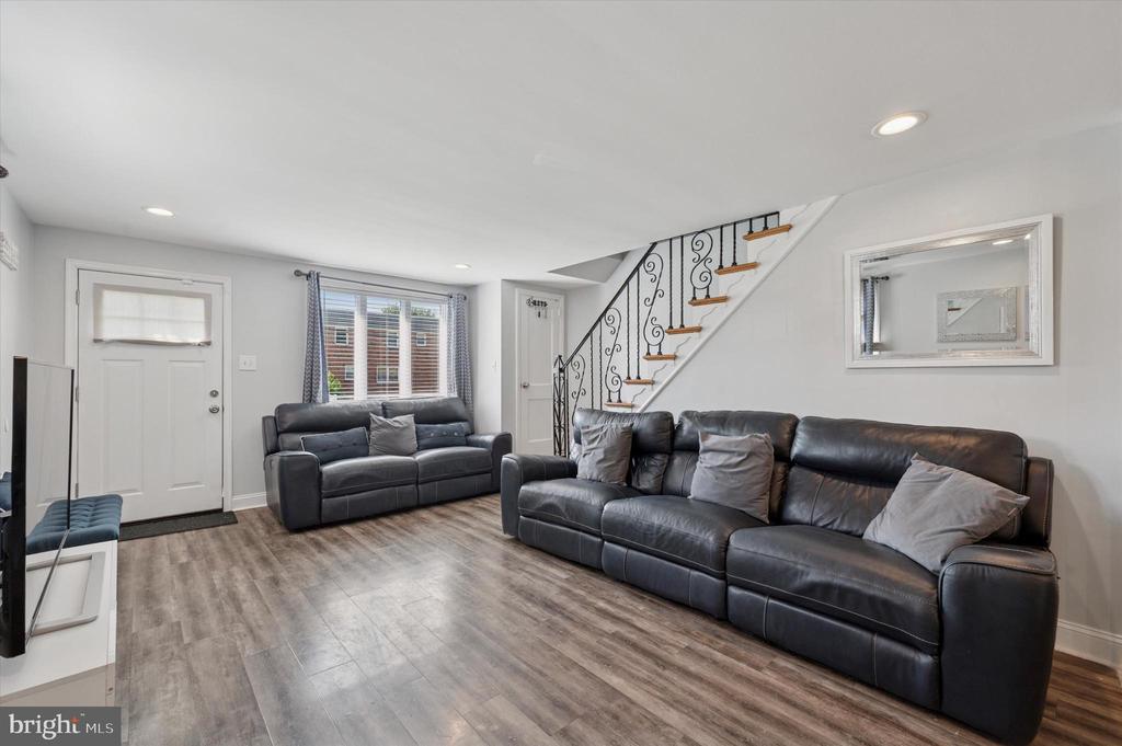 124 S Academy Ave