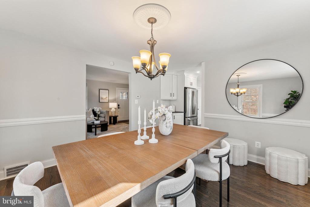 29 Schoolhouse Ln