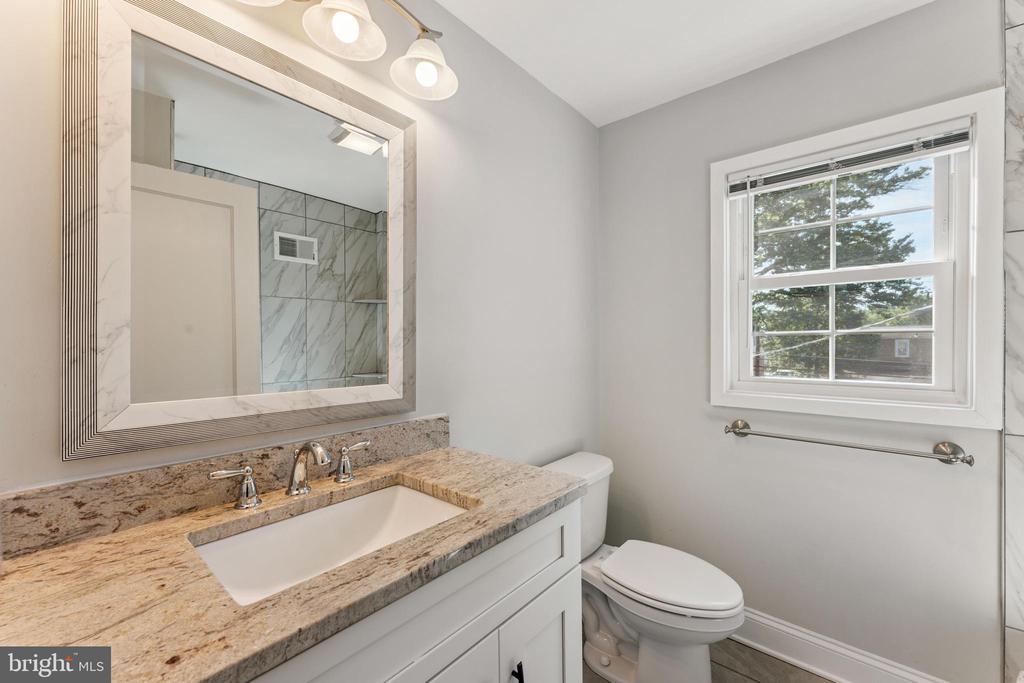 29 Schoolhouse Ln