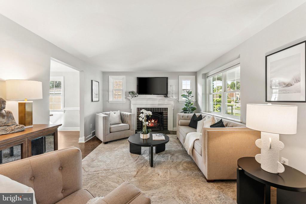29 Schoolhouse Ln
