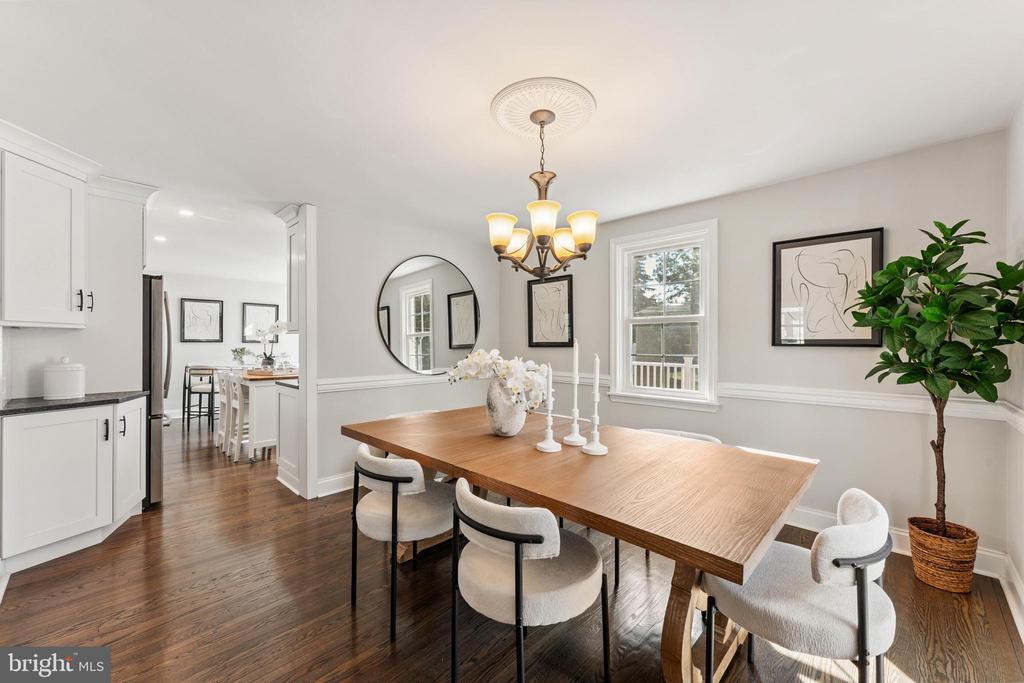 29 Schoolhouse Ln