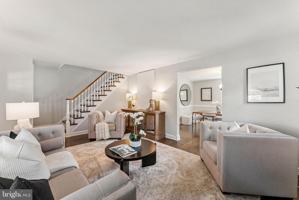 29 Schoolhouse Ln
