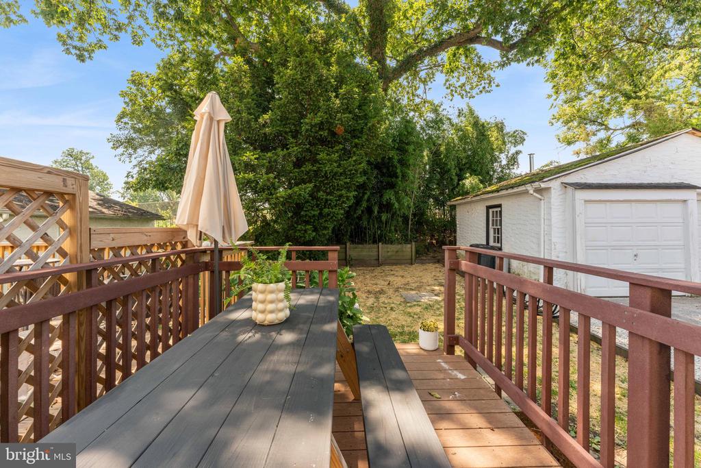 317 Cherry Ln