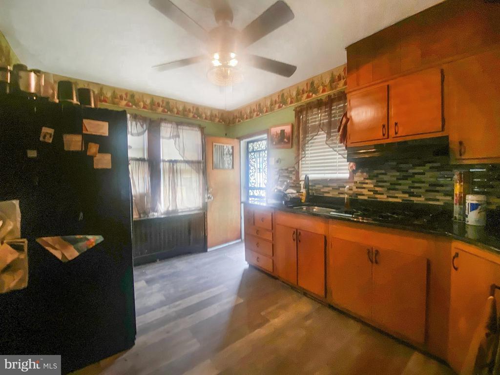 420 S 2nd St