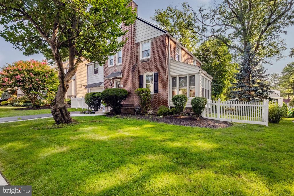 2605 Woodleigh Rd