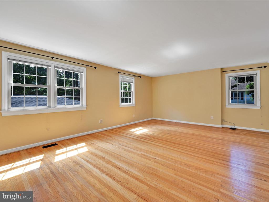 101 WOODED LANE