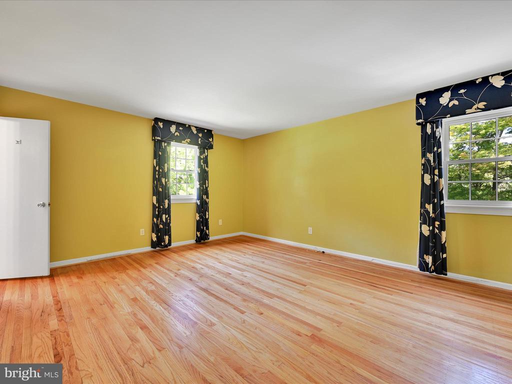 101 WOODED LANE